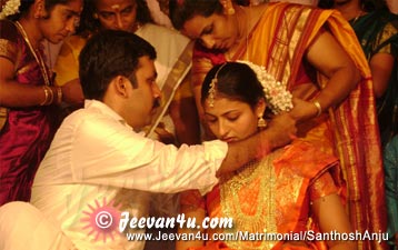 Santhosh Anju Photos Wedding at Ettumanoor Kottayam